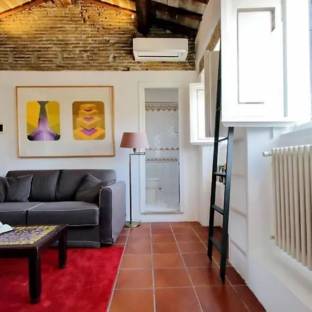 Arco De Cenci Apartment *